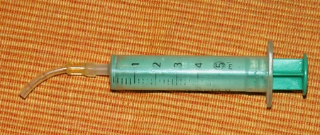 SeringuegavageEam.jpg